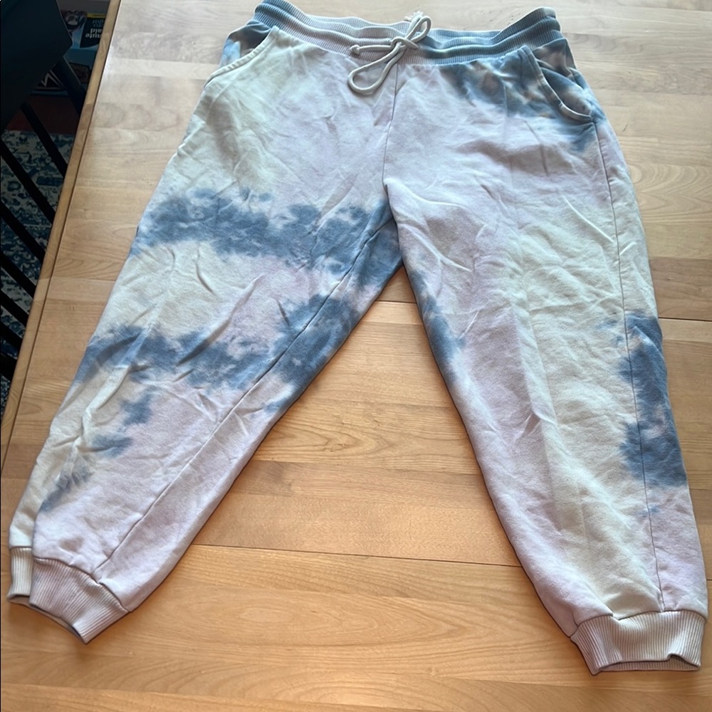 American Eagle AE Tie-Dye Jogger Pants size Medium M short